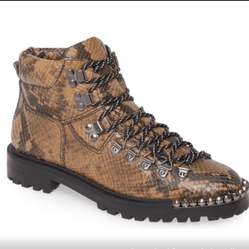 Ariabelle booties 👞